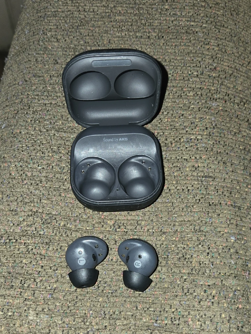 Samsung Buds2 W/Charging Case